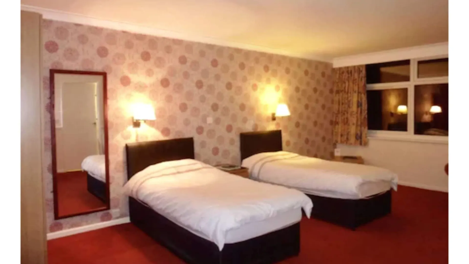 ***  The Highfield Hotel Брадфорд Великобритания